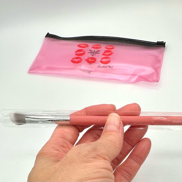 Laruce Makeup Brush Set 3-Piece Contour With Limited Edition Pouch New - Picture 7 of 9